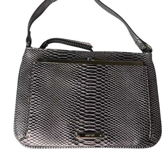 Nine West silver pewter faux snakeskin crossbody purse. - Picture 3 of 10